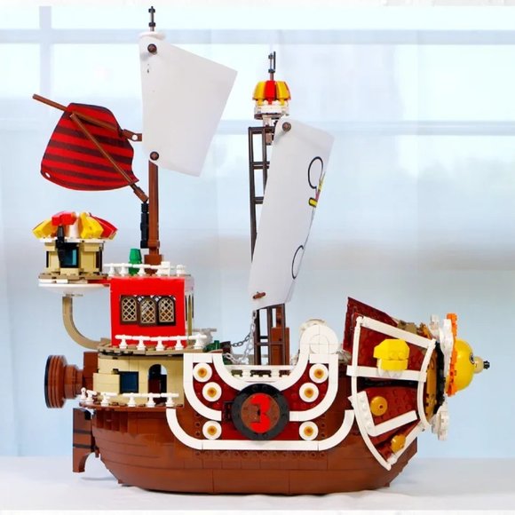 One Piece LARGE 18" Thousand Sunny Boat EPIC Building Blocks Set Luffy S… - Picture 5 of 12